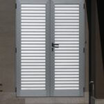 Postigo anodizado plata