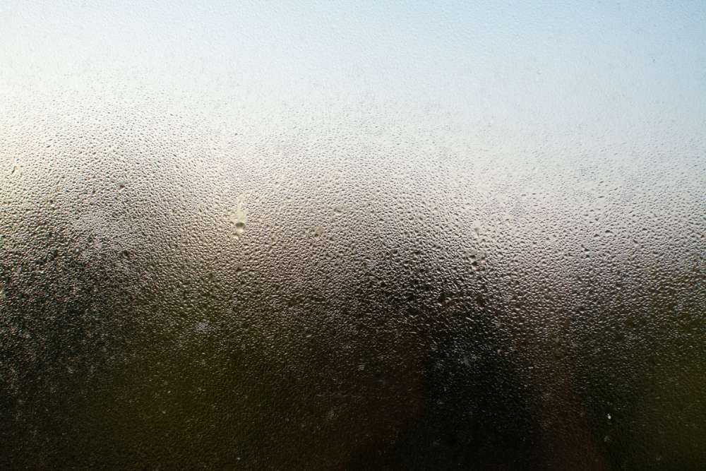 ¿Por qué transpiran las ventanas? Causas y cómo evitar la condensación